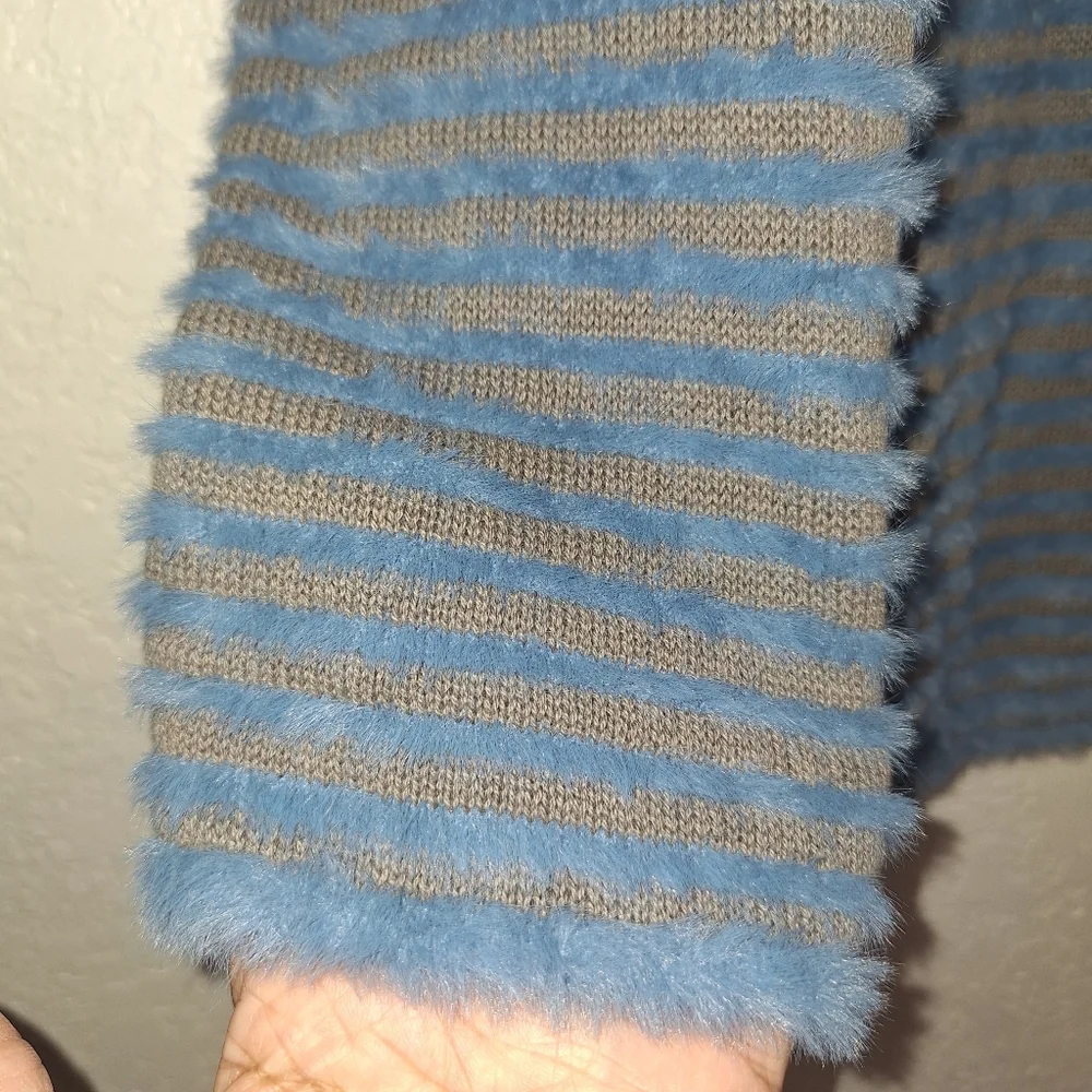Chicos Zenergy Mock Neck Fuzzy Stripe Blue Gray Sweater. Size 3/ XL - Picture 4 of 9